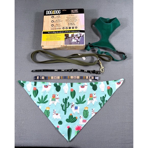 Dog Accessories Lot Seat Cover Harness Leashes Collars Bandana Puppies - Picture 6 of 7